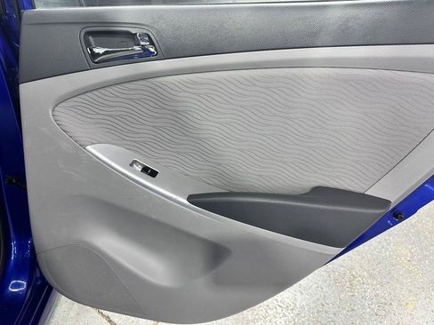 Used 2013 Hyundai Accent GLS w/ Premium Pkg FWD image 27