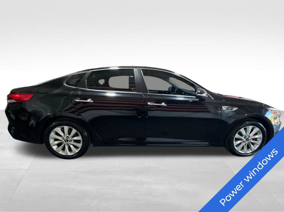 Used 2018 Kia Optima LX w/ 17" Alloy Wheels Package FWD image 4