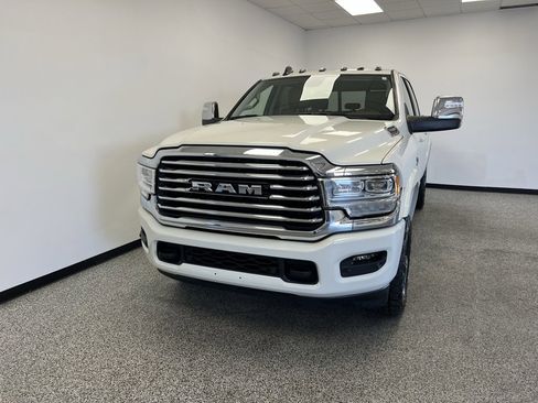 Used 2024 RAM 3500 Limited image 3