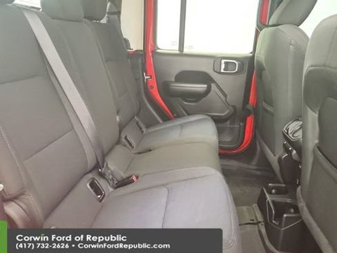Used 2021 Jeep Gladiator Willys image 22