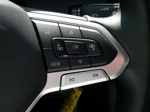 Certified 2025 Volkswagen Jetta S FWD image 25