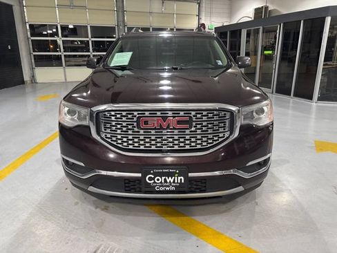 Used 2017 GMC Acadia Denali w/ Technology Package FWD image 9