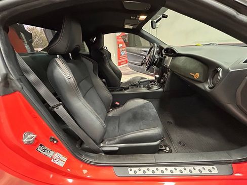 Used 2017 Toyota 86 860 Special Edition RWD image 40
