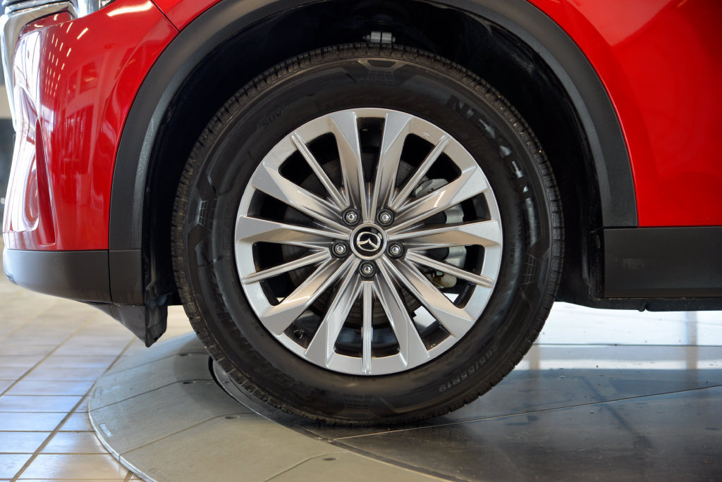 Certified 2024 MAZDA CX-90 Plug-In Hybrid w/ Preferred AWD/4WD image 10