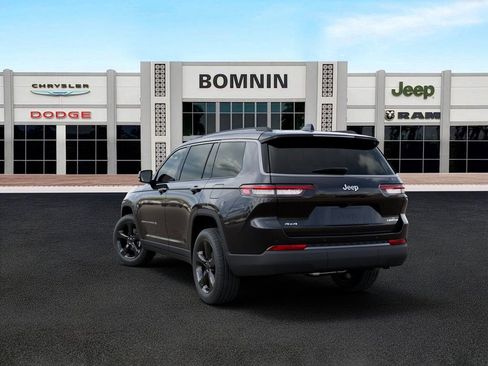 New 2026 Jeep Grand Cherokee L Limited w/ Limited Altitude Package AWD/4WD image 3