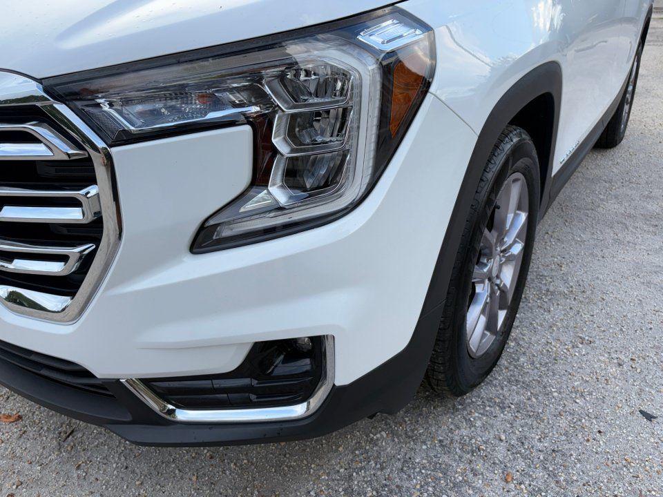 Used 2024 GMC Terrain SLT FWD image 26