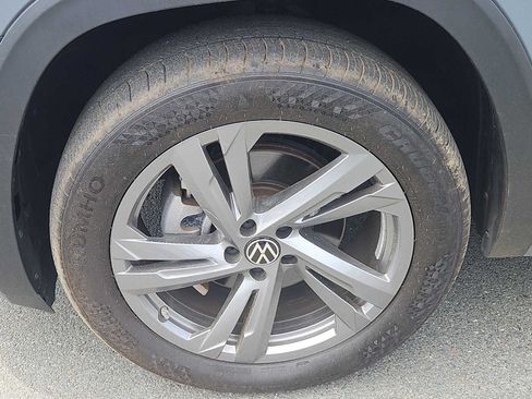 Used 2024 Volkswagen Atlas Cross Sport SEL R-Line AWD/4WD image 7