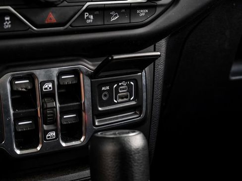 Used 2021 Jeep Wrangler Unlimited Sport image 39