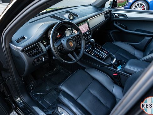 Used 2022 Porsche Macan S AWD/4WD image 35