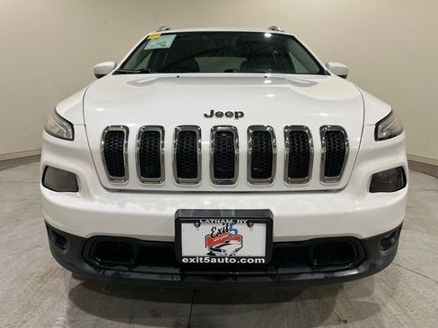 Used 2017 Jeep Cherokee Latitude w/ True North Edition image 7