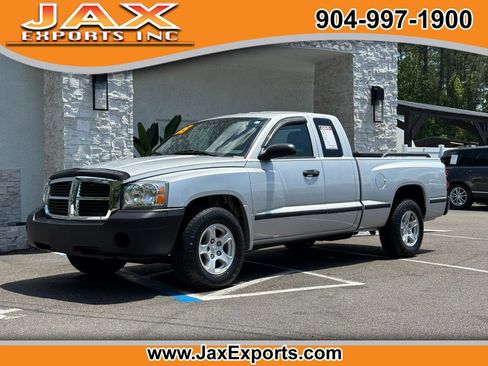 Used 2005 Dodge Dakota ST RWD image 1
