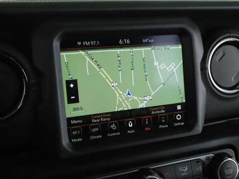 Used 2022 Jeep Gladiator Overland image 12