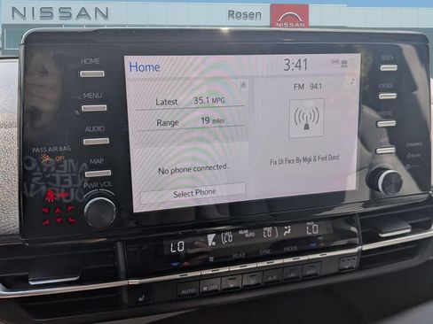 Used 2023 Toyota Sienna XLE FWD image 20