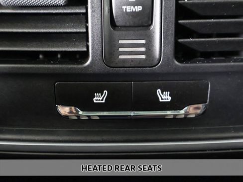 Used 2022 Porsche Macan image 10