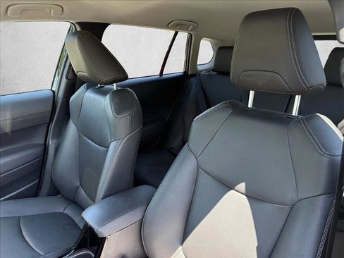 Certified 2025 Toyota Corolla Cross XLE FWD image 16