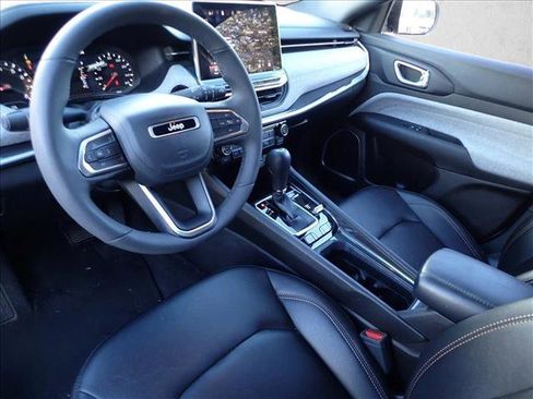Used 2023 Jeep Compass Latitude AWD/4WD image 8