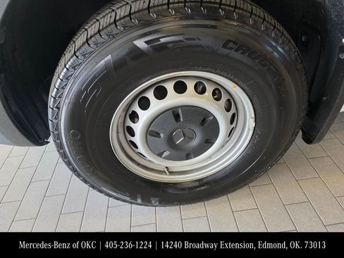 Used 2025 Mercedes-Benz Sprinter 2500 image 6