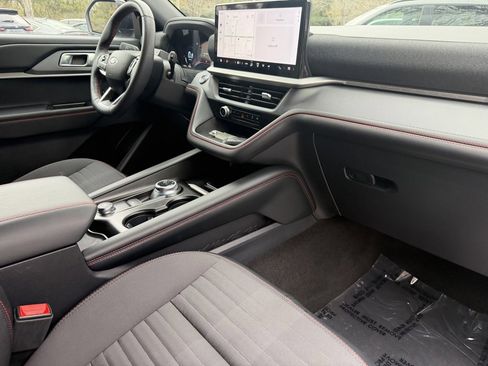 Used 2025 Ford Explorer ST-Line image 11