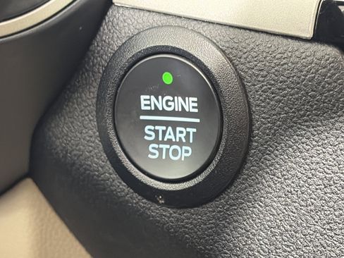 Used 2022 Ford Escape SEL image 30