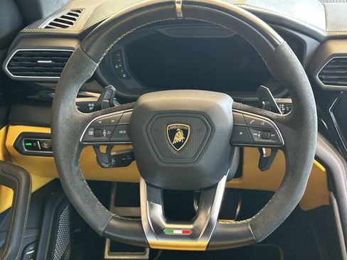 Used 2021 Lamborghini Urus AWD/4WD image 21