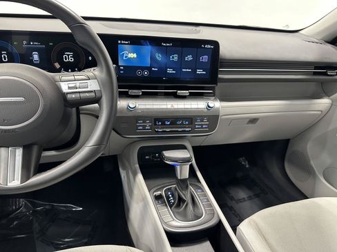 Certified 2024 Hyundai Kona SEL AWD/4WD image 22