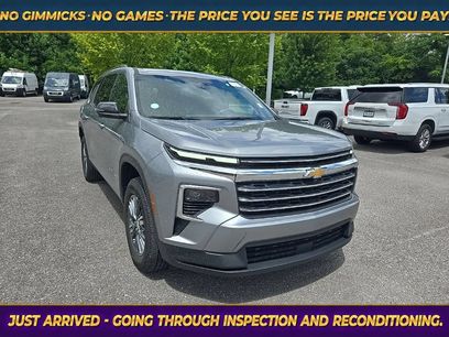 Used 2024 Chevrolet Traverse LT