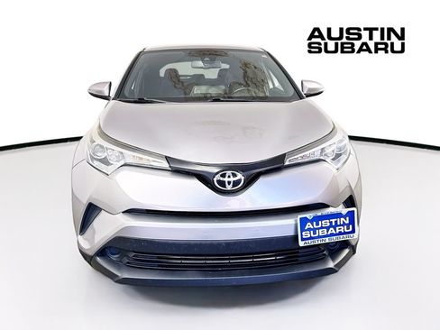 Used 2019 Toyota C-HR XLE FWD image 2