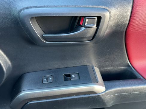 Used 2019 Toyota Tacoma SR5 image 20