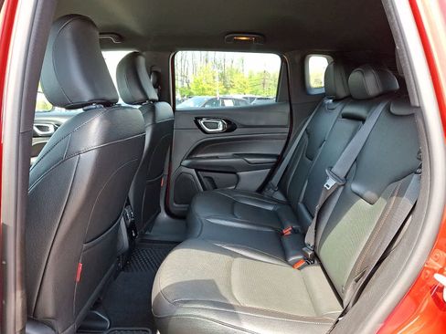 Used 2025 Jeep Compass Trailhawk w/ Trailhawk Elite Group AWD/4WD image 11