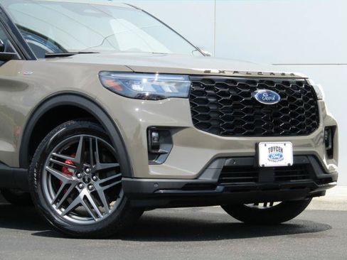 Used 2026 Ford Explorer ST-Line w/ ST-Line Street Pack AWD/4WD image 6