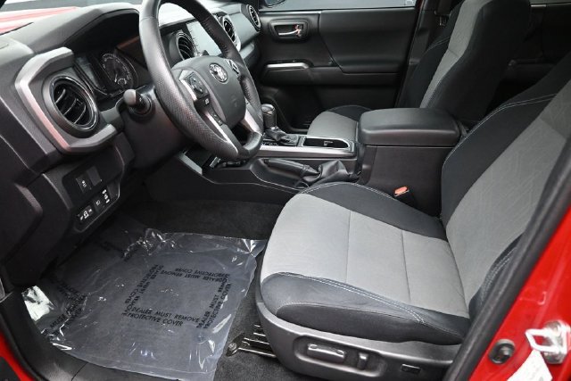 Used 2022 Toyota Tacoma TRD Sport AWD/4WD image 19
