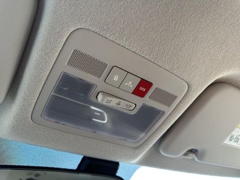 New 2025 Hyundai Venue Limited image 25