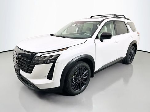New 2026 Nissan Pathfinder SL w/ SL Premium Package AWD/4WD image 3