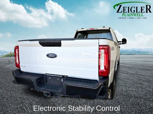 Used 2023 Ford F250 XL AWD/4WD image 5