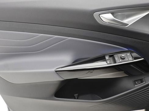 Used 2023 Volkswagen ID.4 Pro S image 15