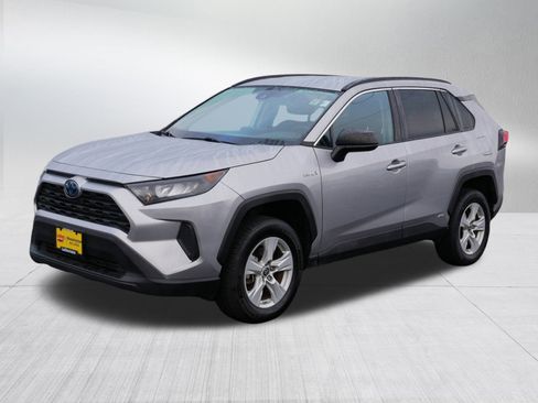 Used 2021 Toyota RAV4 LE image 3