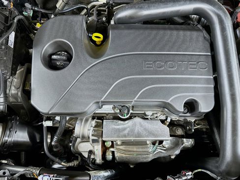 Used 2024 Chevrolet Equinox RS image 33