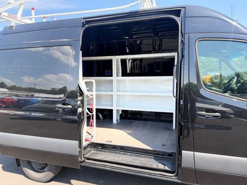 Used 2023 Mercedes-Benz Sprinter 2500 image 3