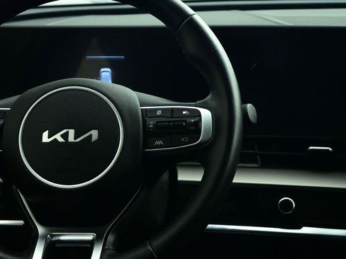 Used 2024 Kia Sportage EX image 11