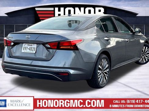 Used 2025 Nissan Altima 2.5 SV image 6