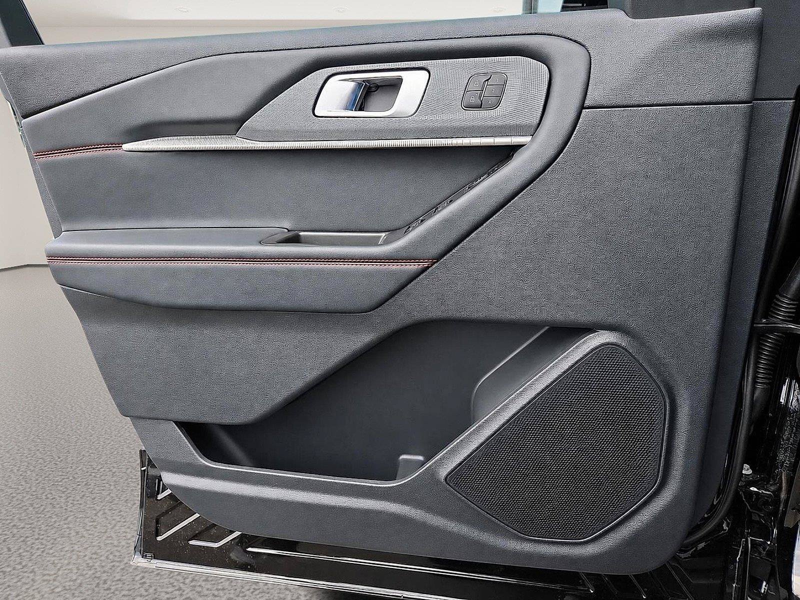 New 2026 Ford Explorer ST-Line w/ ST-Line Street Pack RWD image 14