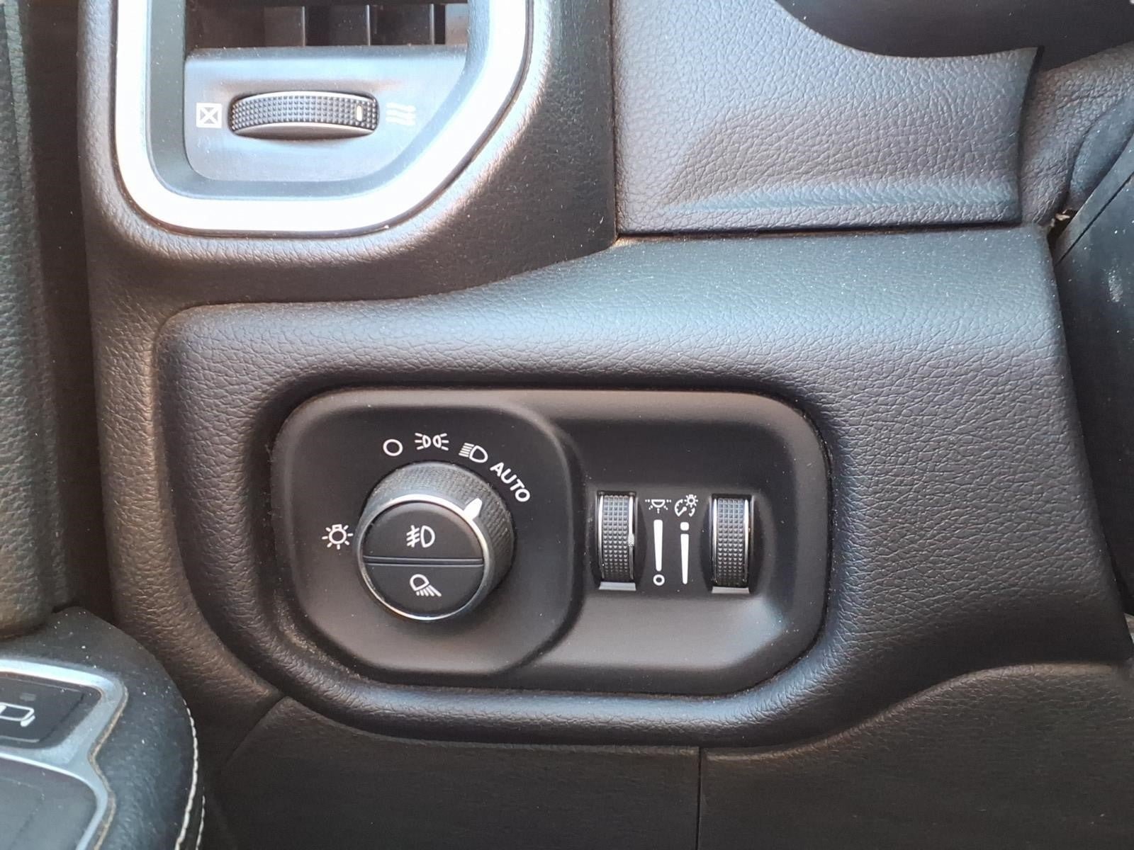 Used 2022 RAM 2500 Laramie AWD/4WD image 22