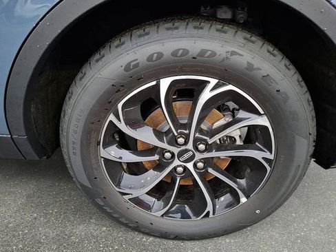 New 2026 Lincoln Nautilus Premier AWD/4WD image 8