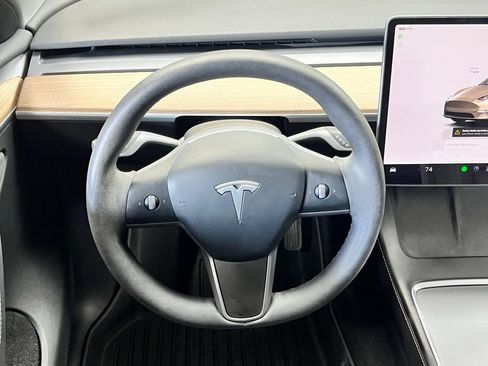 Used 2025 Tesla Model Y Long Range AWD/4WD image 24