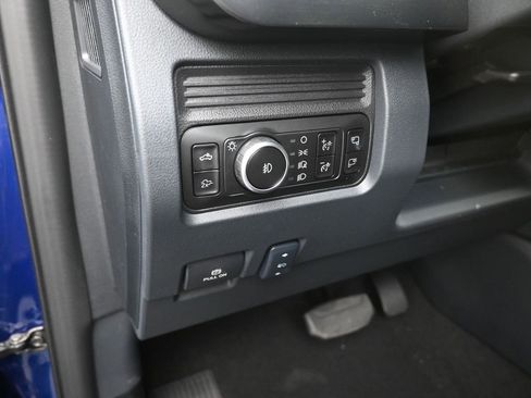 New 2026 Ford F250 Lariat w/ Black Appearance Package image 13