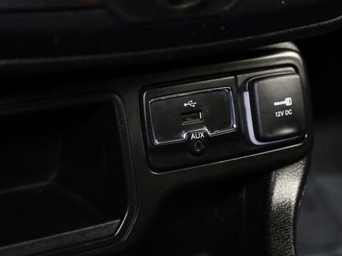 Used 2018 Jeep Renegade Latitude image 23