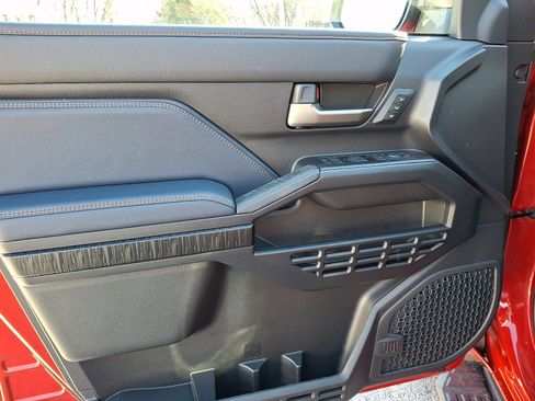 New 2025 Toyota 4Runner 4WD image 8