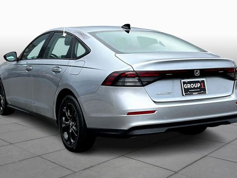 Used 2025 Honda Accord SE image 10