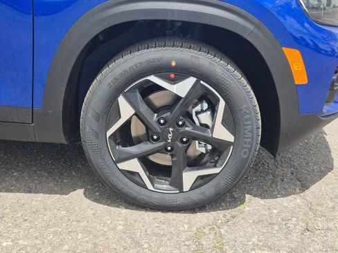 New 2026 Kia Seltos S AWD/4WD image 16
