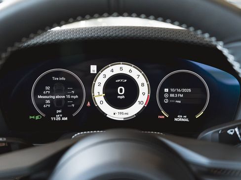 Used 2025 Porsche 911 GT3 image 17